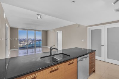 Comprar apartamento no 50 Biscayne 4208