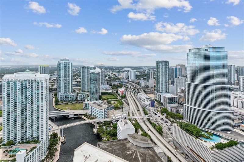 Comprar apartamento no Epic Miami 4912
