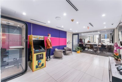 Comprar apartamento no The Club At Brickell Bay 950-A