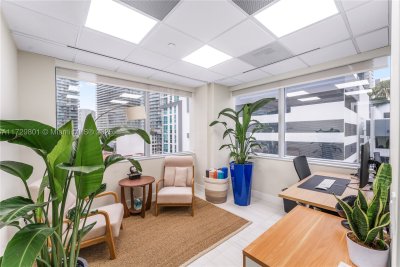 Comprar apartamento no The Club At Brickell Bay 950-A