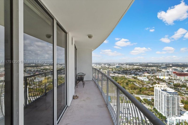 Condo for sale at Opera Tower 4809