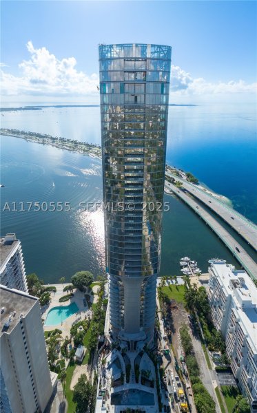 Comprar apartamento no Una Residences at Brickell 3902
