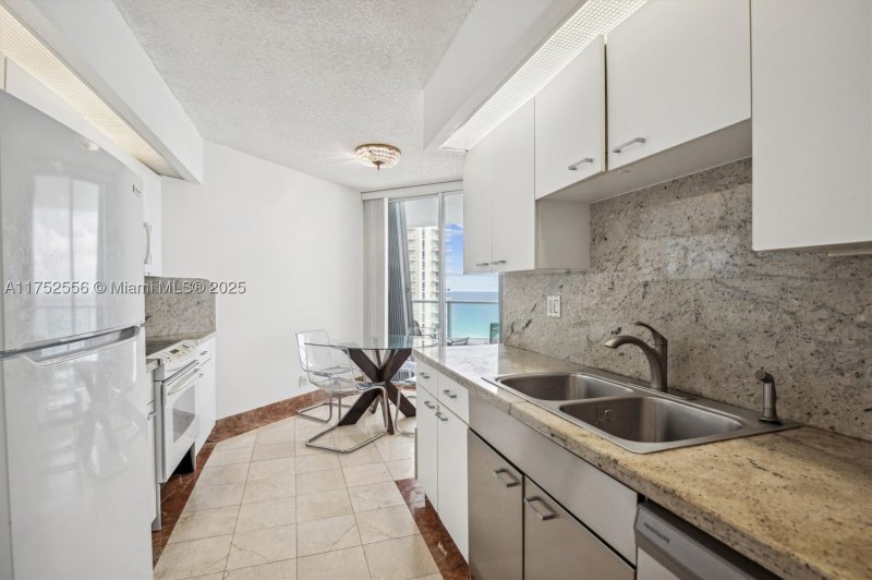 Comprar apartamento en Oceania 3 2035