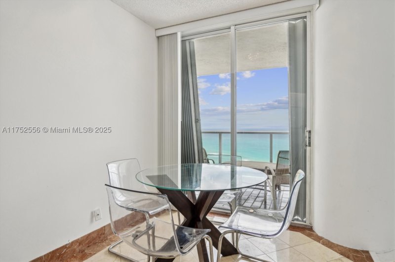 Comprar apartamento en Oceania 3 2035
