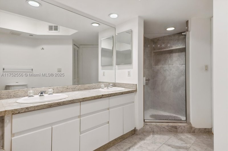 Comprar apartamento en Oceania 3 2035