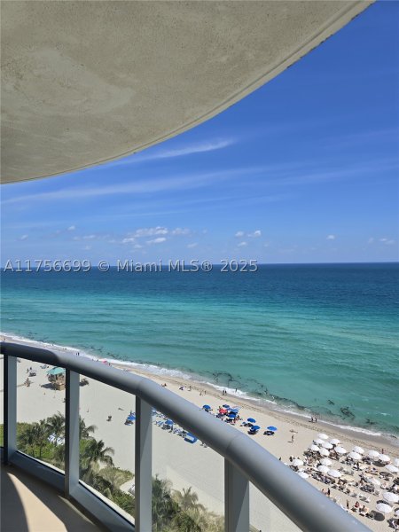 Condo for sale at Sole 1402