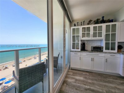 Aluguel de apartamento no Alexander Towers 612