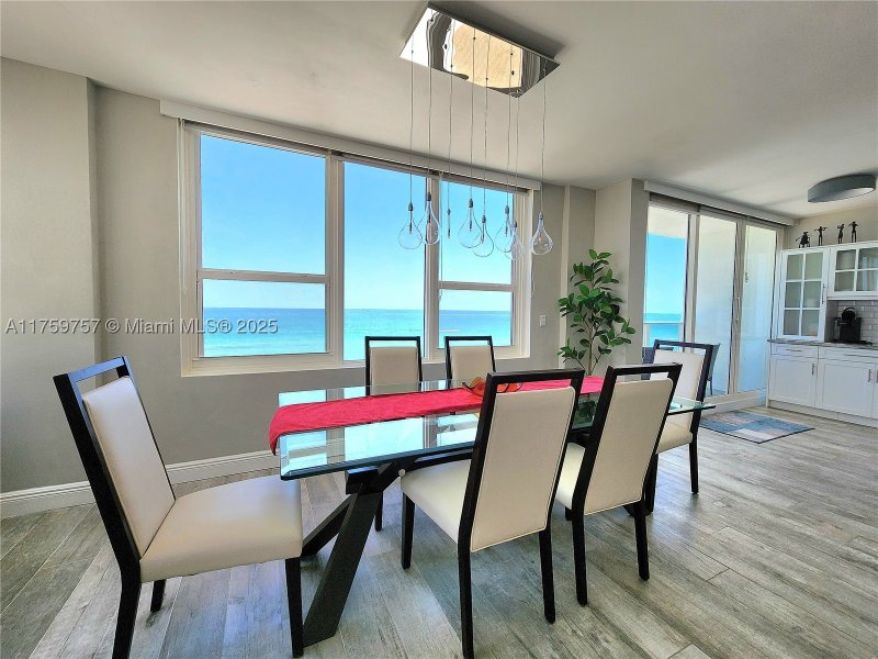 Apartment for rent at Alexander Towers 612