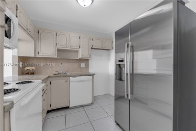 Comprar apartamento en Imperial Towers 827