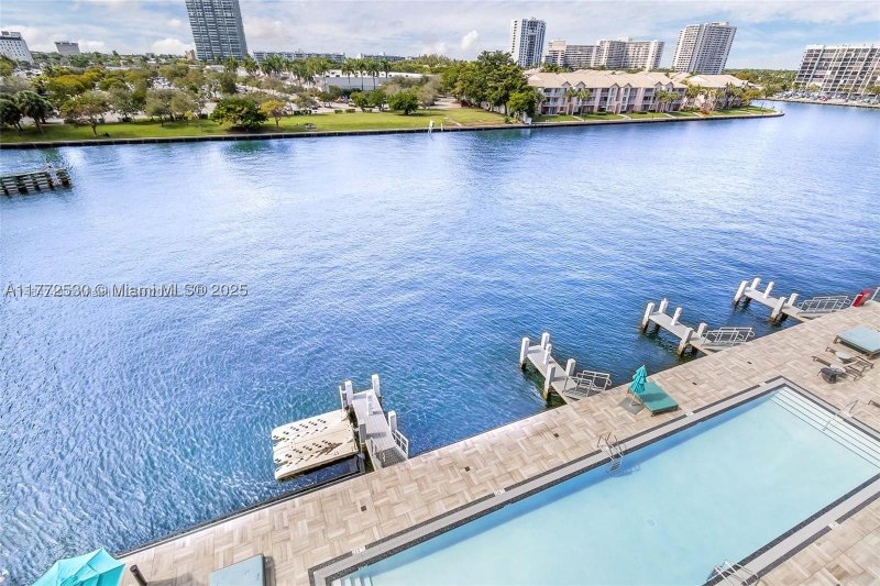 Condo for sale at Hyde Beach House R406
