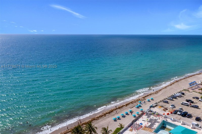 Apartment for rent at 2080 Ocean Drive PH9