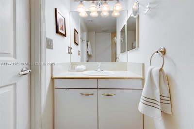 Aluguel de apartamento no 2080 Ocean Drive PH9