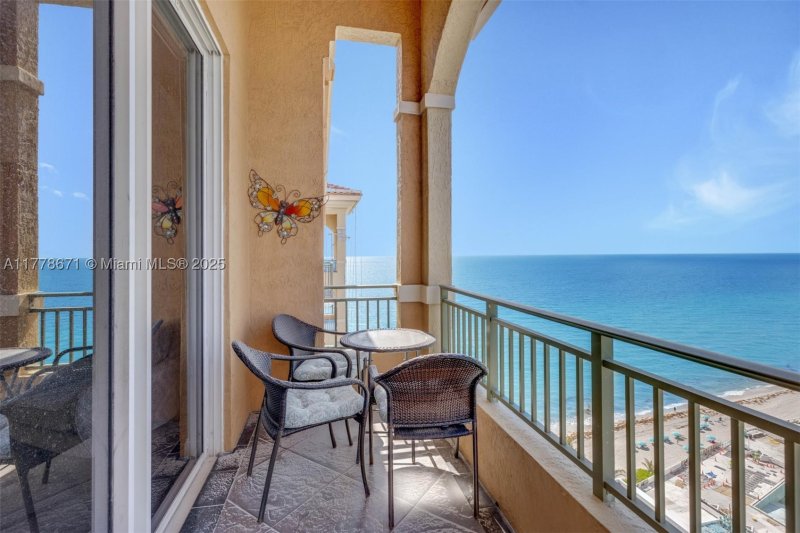 Apartment for rent at 2080 Ocean Drive PH9