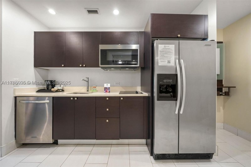 Condo for sale at The Blue Doral 115