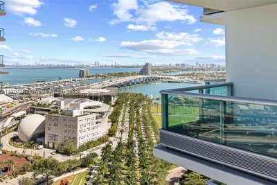 900 Biscayne Apt #2410
