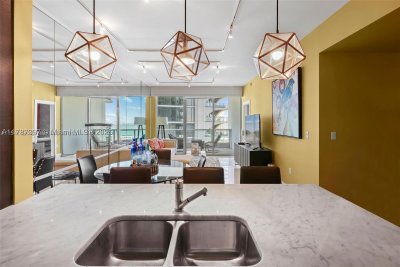 Comprar apartamento no 900 Biscayne 2410
