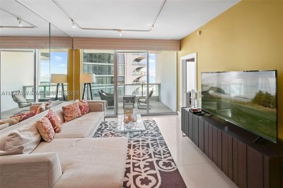 Comprar apartamento no 900 Biscayne 2410