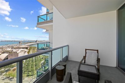 Comprar apartamento no 900 Biscayne 2410