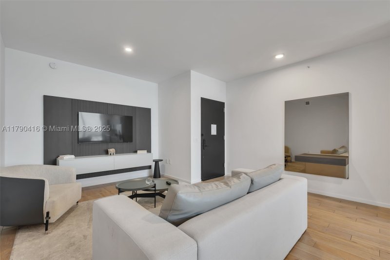 Condo for sale at The Elser Hotel and Residences 3901
