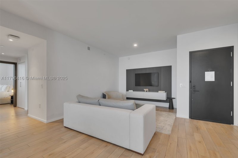 Condo for sale at The Elser Hotel and Residences 3901