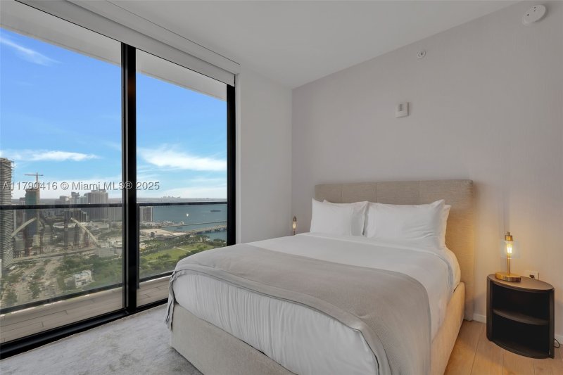 Condo for sale at The Elser Hotel and Residences 3901