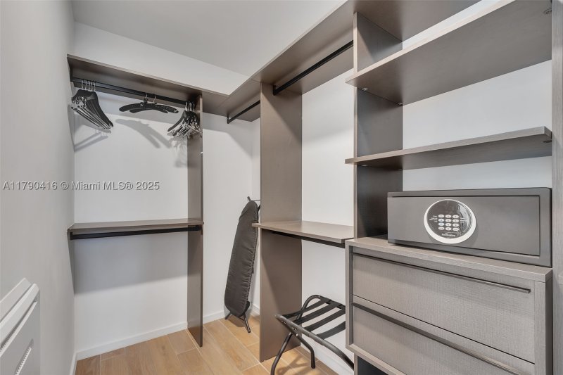 Condo for sale at The Elser Hotel and Residences 3901