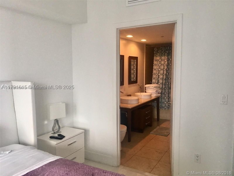 Condo for sale at Icon Brickell Viceroy 1903