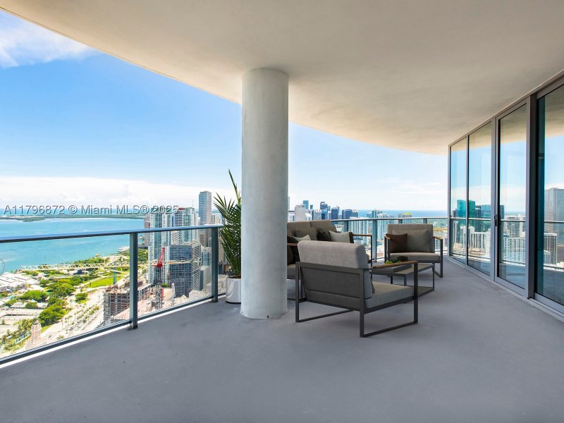 Condo for sale at Paramount Miami WorldCenter PH5011