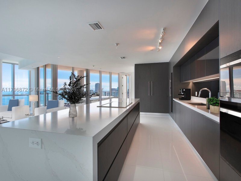 Condo for sale at Paramount Miami WorldCenter PH5011