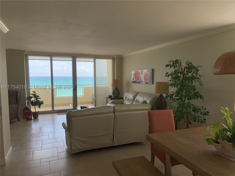 Condo for sale at Parker Dorado 716