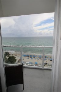 Comprar apartamento no Aventura Beach Club 714