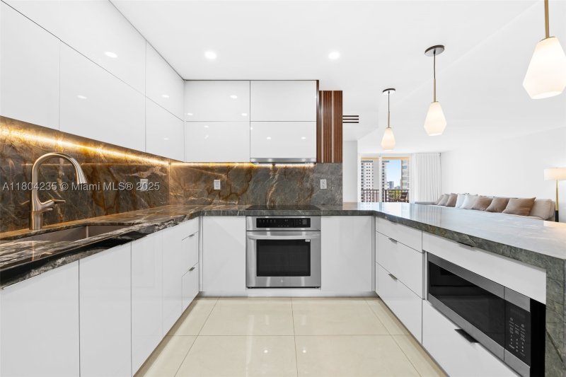 Condo for sale at Oxford Towers 1005