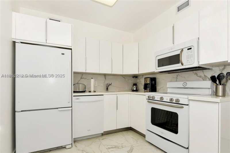 Apartment for rent at Seacoast 5151 619