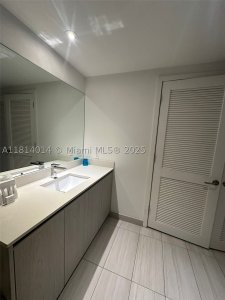 Comprar apartamento en Hyde Beach House R1707