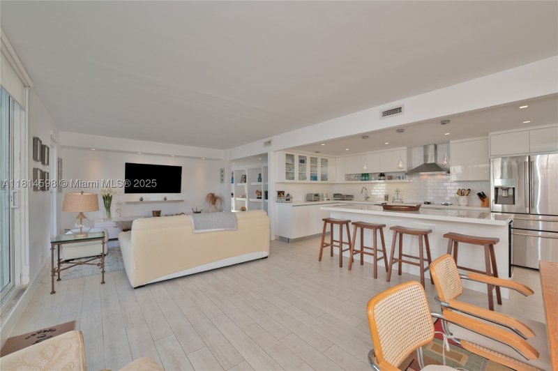 Apartment for rent at Key Colony IV Botanica 480
