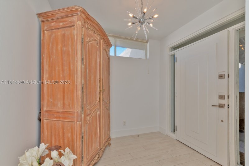 Apartment for rent at Key Colony IV Botanica 480