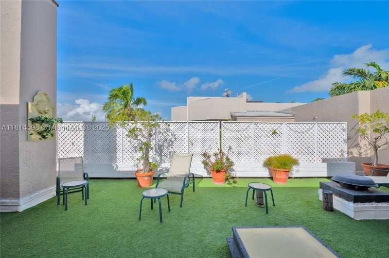 Apartment for rent at Key Colony IV Botanica 480