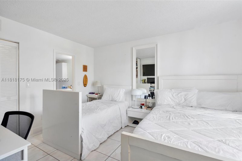 Condo for sale at Sailboat Cay 406