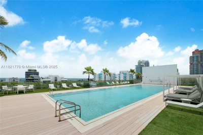 Comprar apartamento no Three Hundred Collins 3D