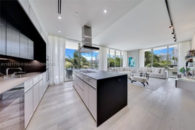 Comprar apartamento no Three Hundred Collins 3D