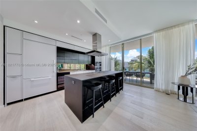 Comprar apartamento no Three Hundred Collins 3D