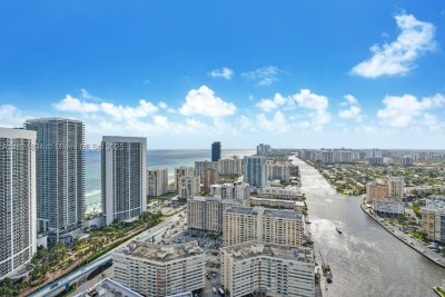Alquiler de apartamento en Hyde Beach House T3708