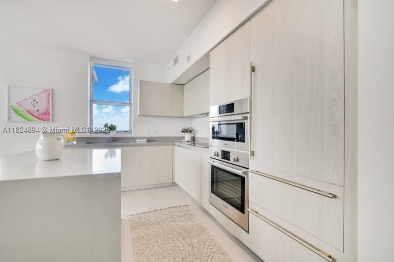 Apartment for rent at Hyde Beach House T3708