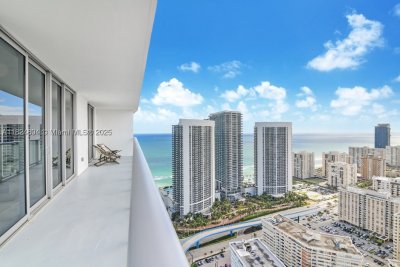 Alquiler de apartamento en Hyde Beach House T3708