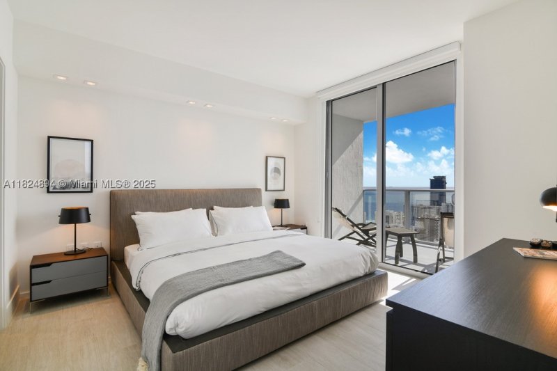 Apartment for rent at Hyde Beach House T3708