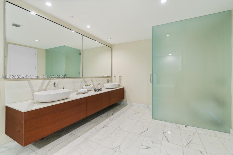 Condo for sale at Oceana Bal Harbour 1603