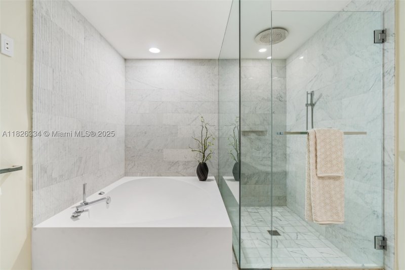 Condo for sale at Oceana Bal Harbour 1603