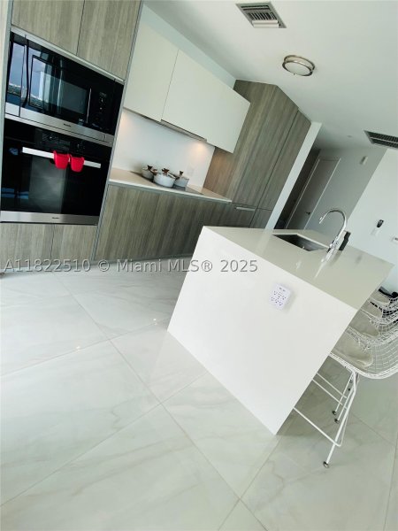 Comprar apartamento en Biscayne Beach 1407