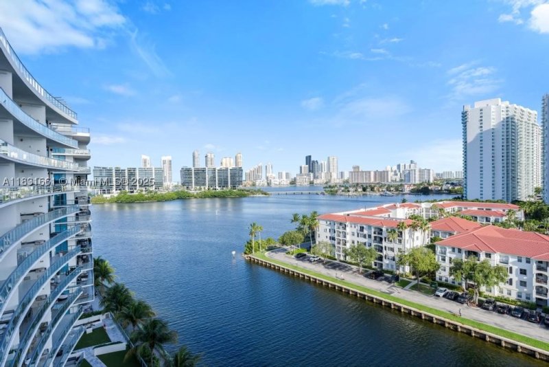 Condo for sale at Echo Aventura 904