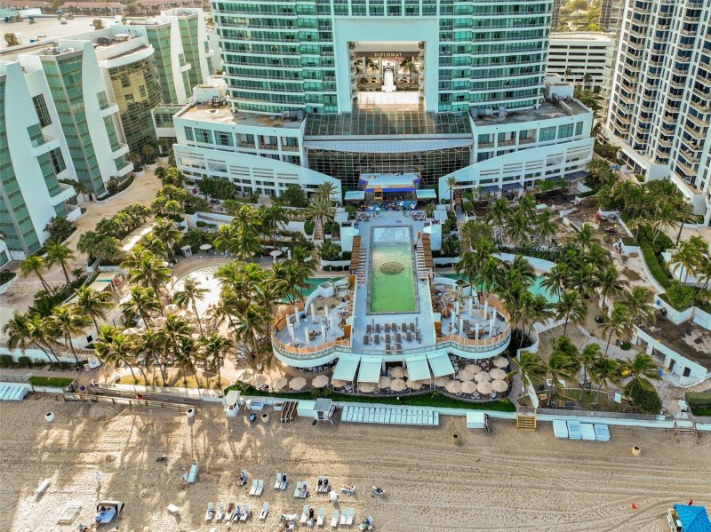 Alquiler de apartamento en Diplomat Residences 402